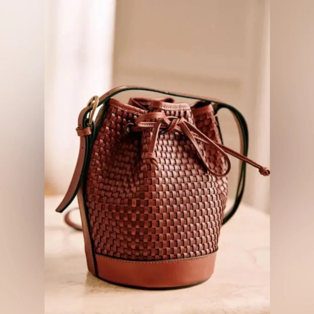 Sezane Farrow Mini Bag woven chocolate heritage leather - sold out rare - Picture 2 of 10